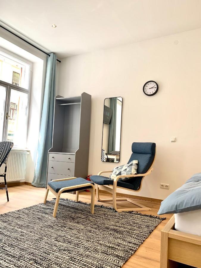 Vintage Chic Studio - By Nahuen Suites Грац Экстерьер фото