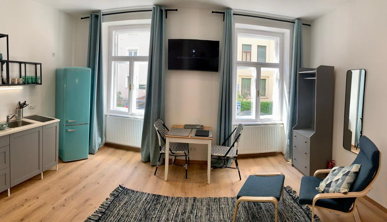 Vintage Chic Studio - By Nahuen Suites Грац Экстерьер фото